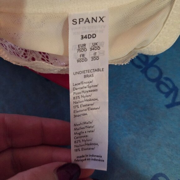 Spanx 34DD Undietectable Lace Bra White Adjustable Straps Hook Closure - Picture 5 of 6